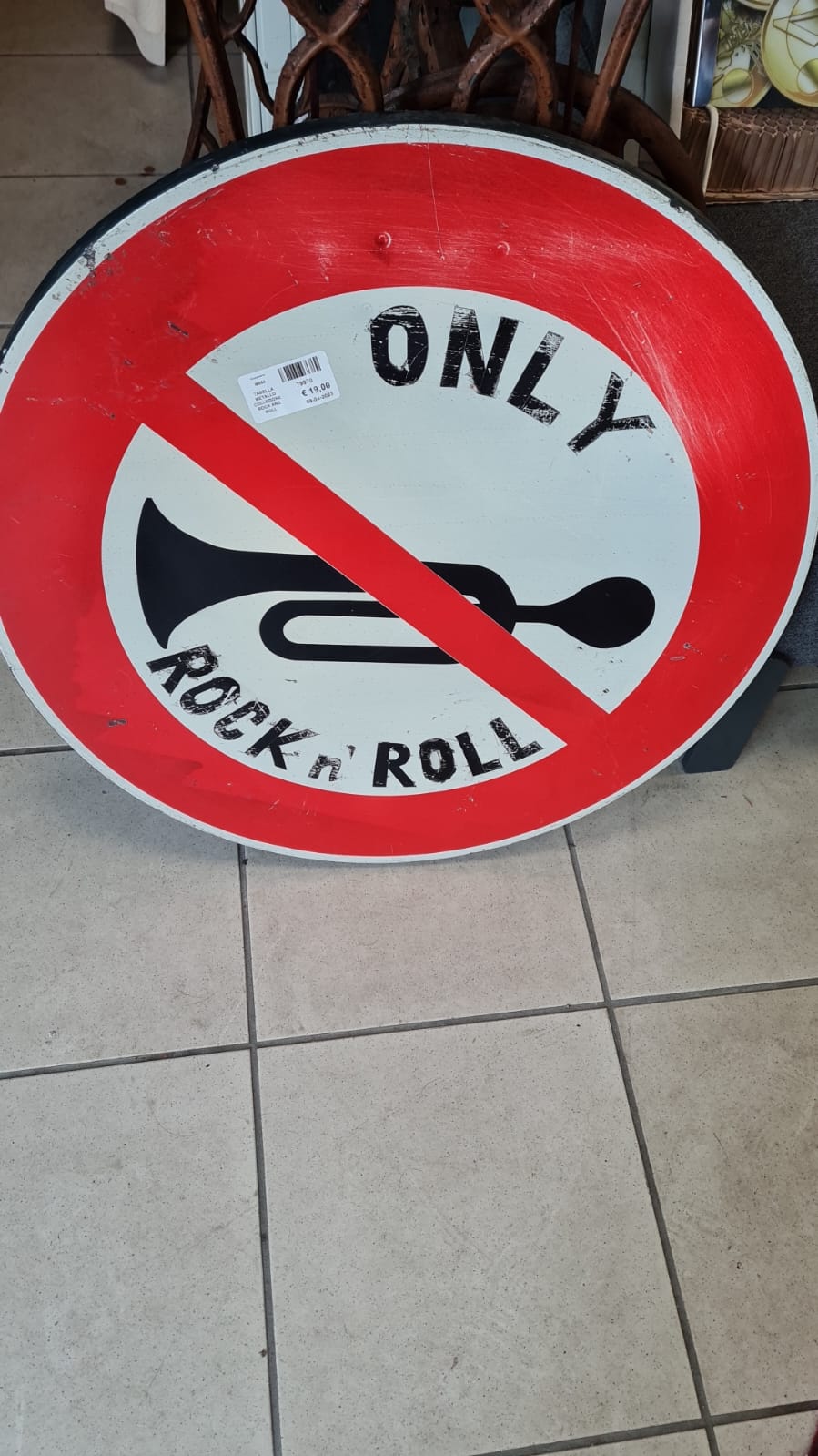 Insegna in metallo